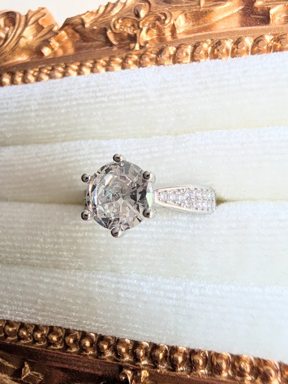 Beautiful Moissanite and Silver ring that sparkles Sz 6, 7, 6.75 💎⚜️💎